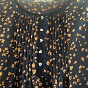 Floral short sleeve top size XS